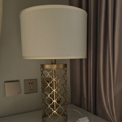 Dining Room Metal Modern Bedside Table Lamp 240V 6500K For Reading Room