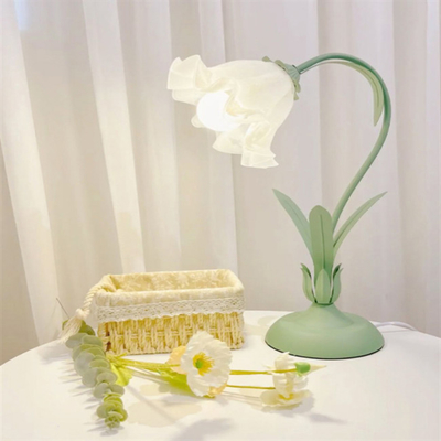 Nordic Restaurant Decorative Glass Table Lamp Flower Shaped Modern Bedside Table Lamp