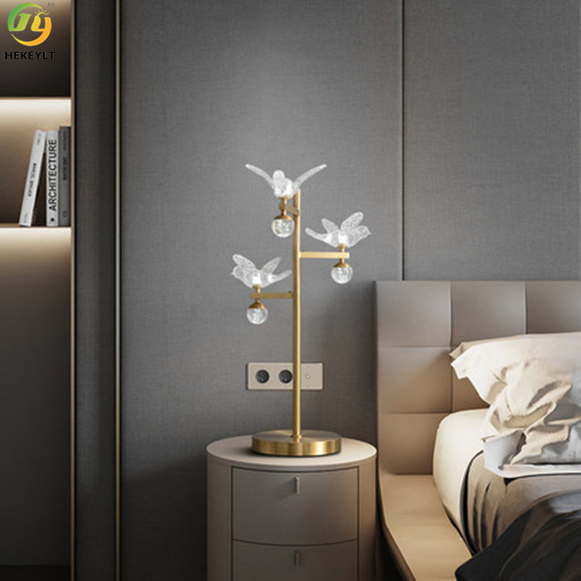 Read Clear Glass Decoration Quality Control Process Bedside Table Lamp